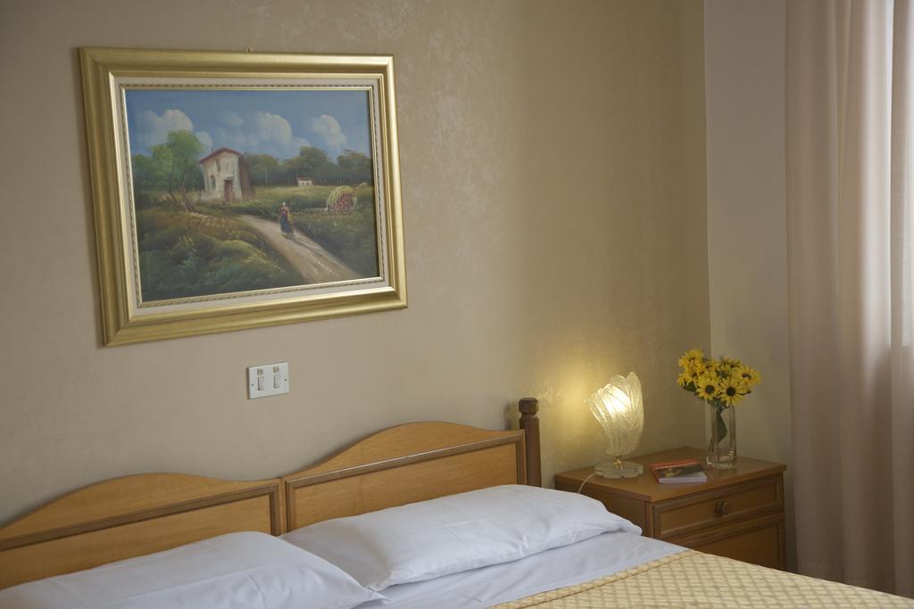 Hotel San Gabriele à Loreto Extérieur photo